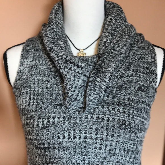 Turtle neck sleeveless sweater - Picture 5 of 7